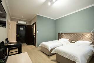 Гостиница Тройка Переславль-Залесский Номер полулюкс с 2 односпальными кроватями-4